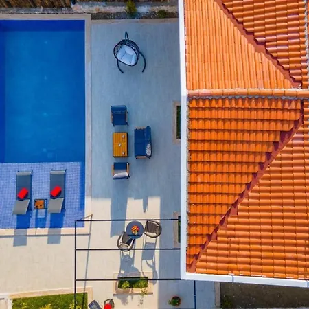 Medi S Villalari * Kaş